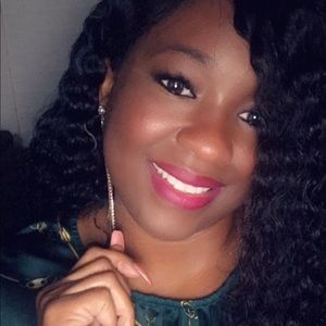 Meet your Posher, Deyonna